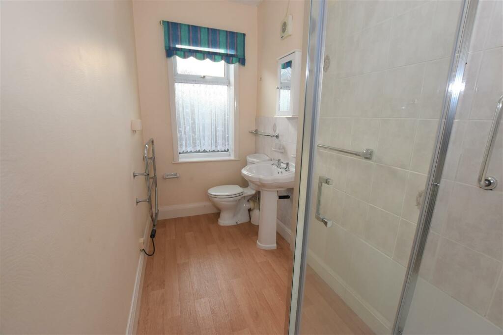 Shower Room.jpg