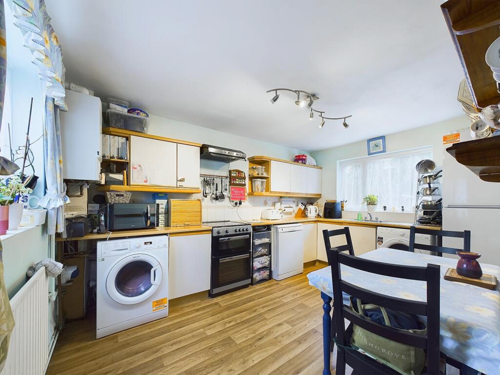 CAM01338G0-PR0087-STILL002