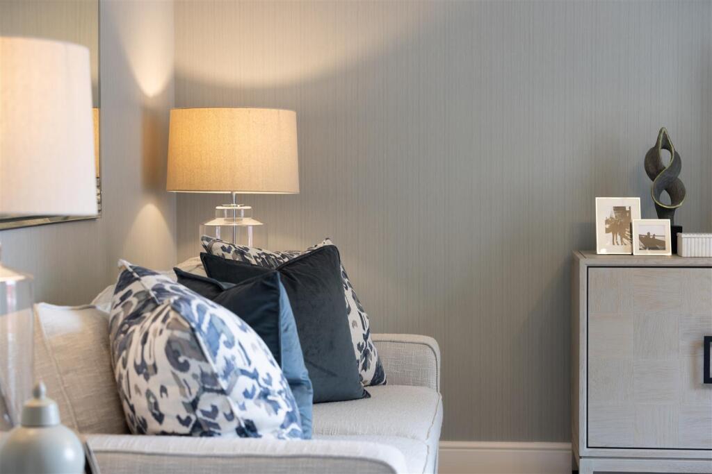 A1234-094-3-Bed-House-Mountbatten-Park,-North-Badd