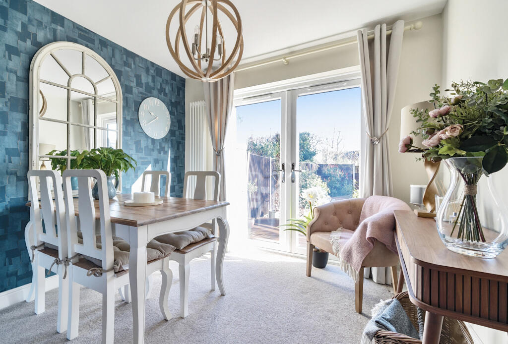 Sitting/Dinning Room