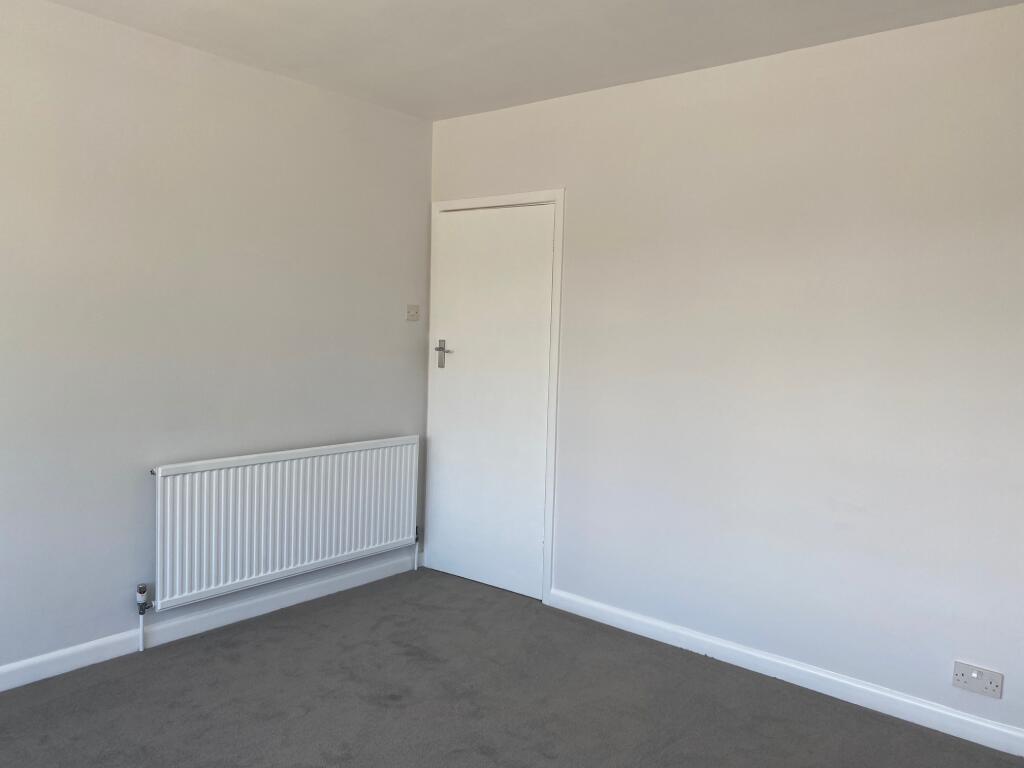 Bedroom 1 (2)