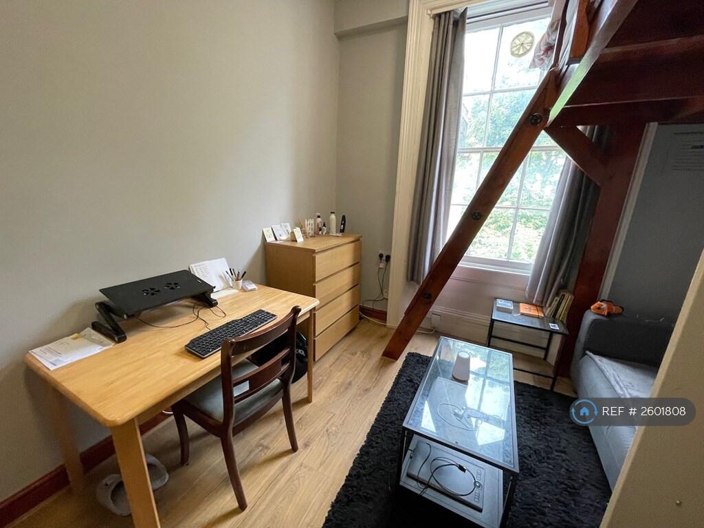 Living Area/Work Desk