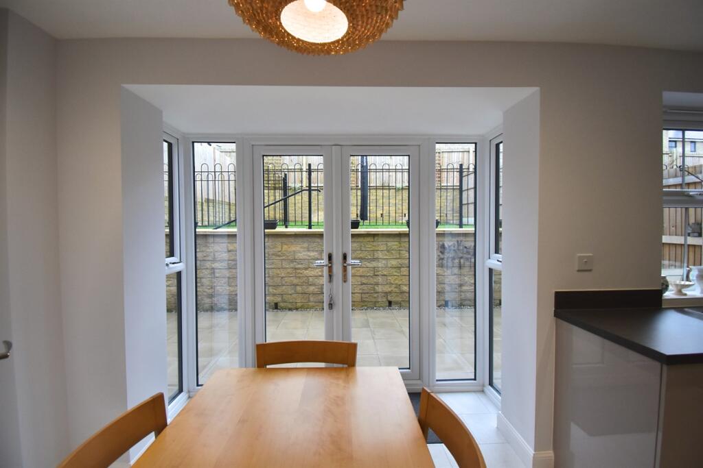 Fitted Dining/Kitche