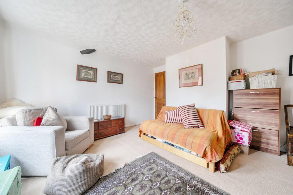 Bedroom 4 corner.jpg