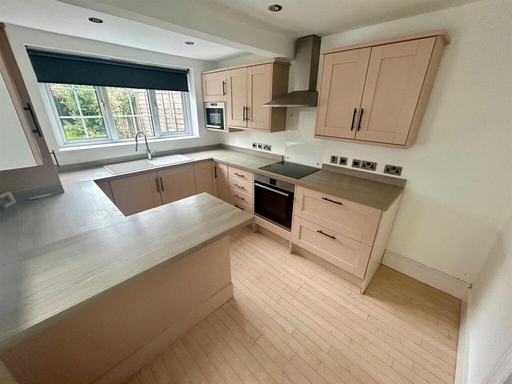 kitchen 1.jpg