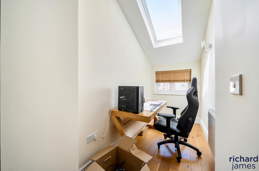 d19ad75010f1437c9e5a3d558645c0bb