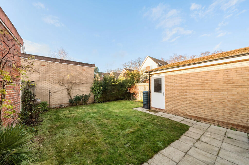 1387900-2-693fe41...