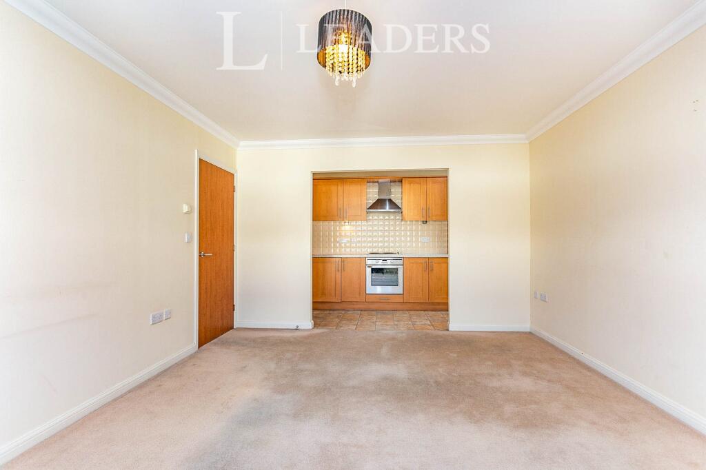 Living Room / Diner (1)