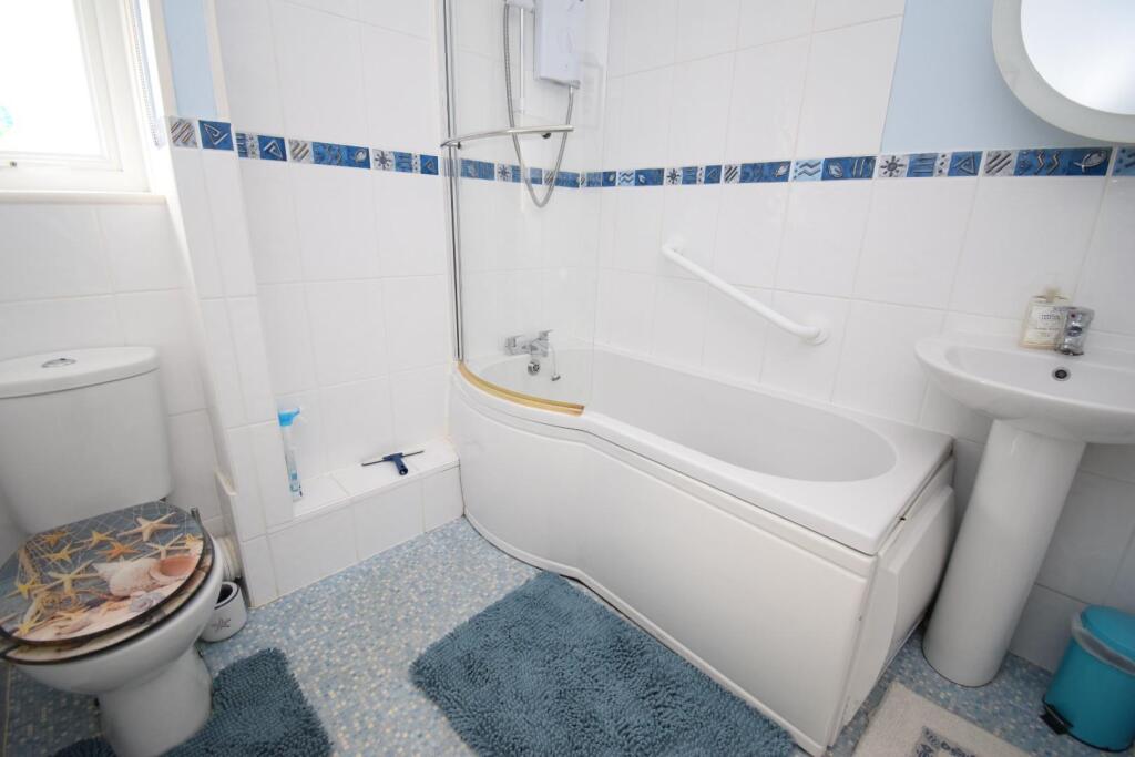 Bathroom.JPG