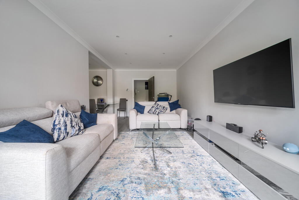 1382127-5-69172f8...