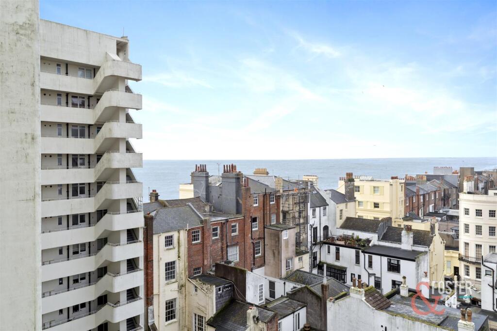 Embassy Court, Flat 77-005.jpg
