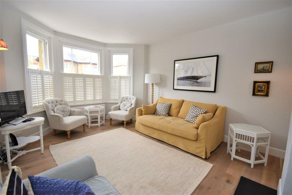 Sitting Room..JPG