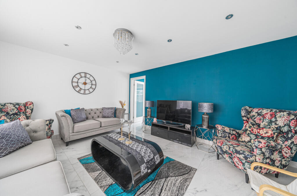 1360940-2-68dd182...