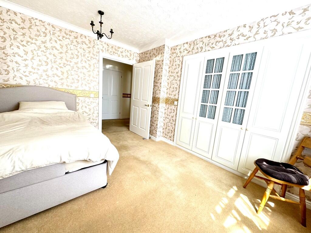 8 Alston Court be...