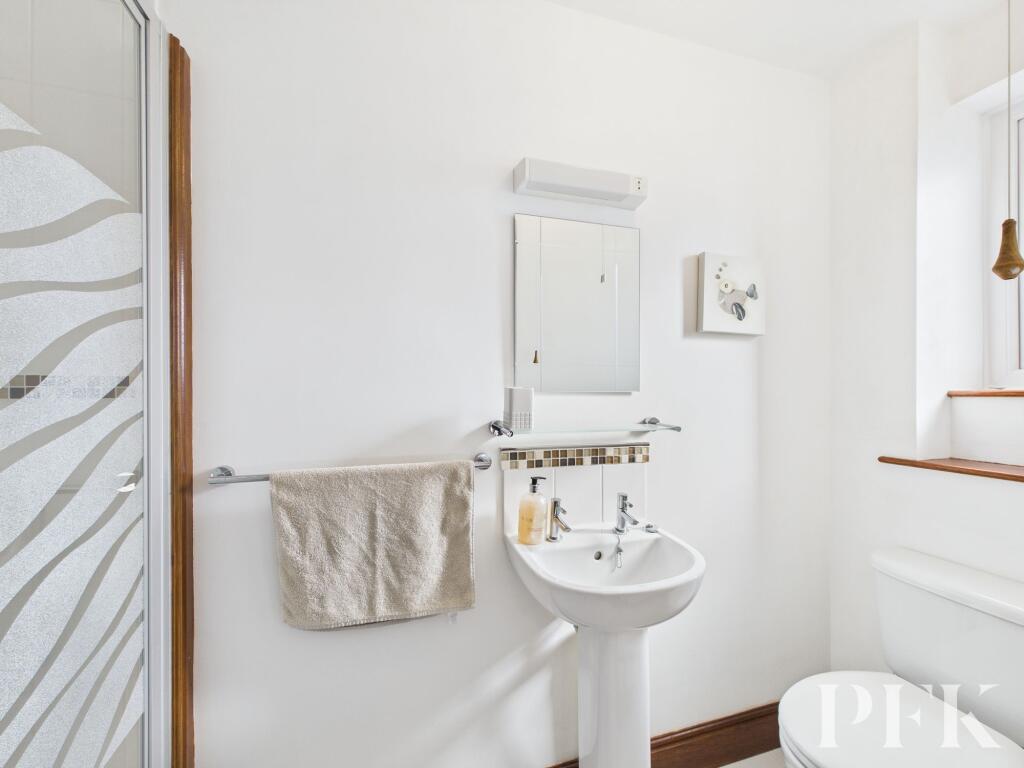 Ensuite Shower Room - Bedroom 3