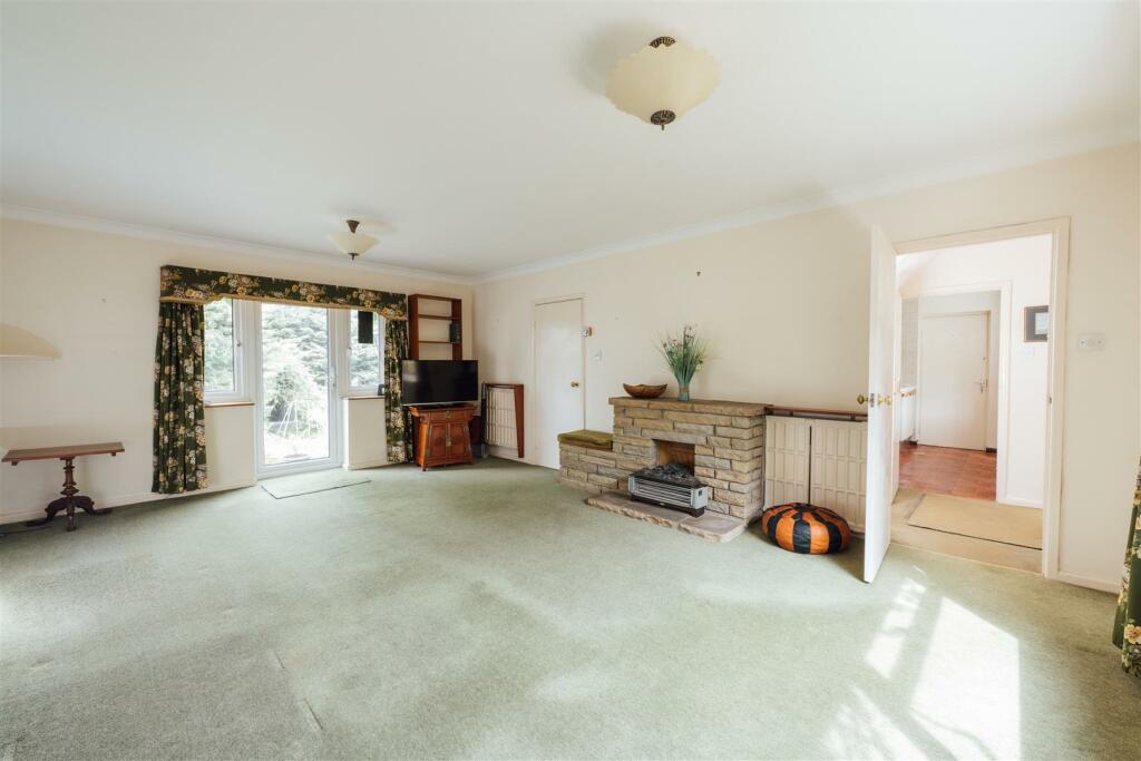 17 Benslow Rise, Hitchin-01.jpg