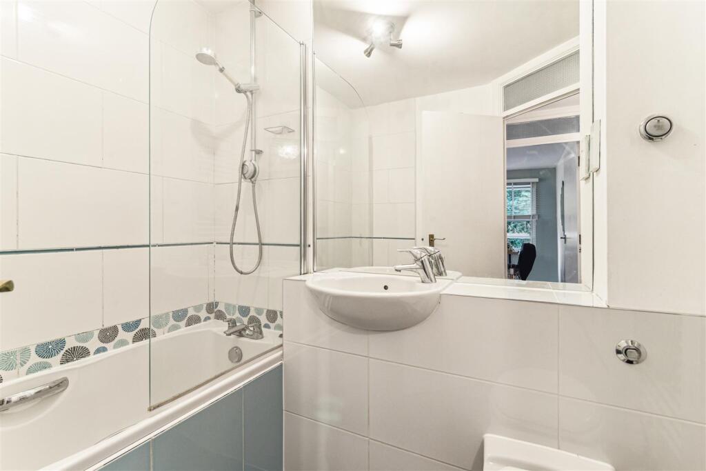 Oliver Close, W4 - FOR SALE