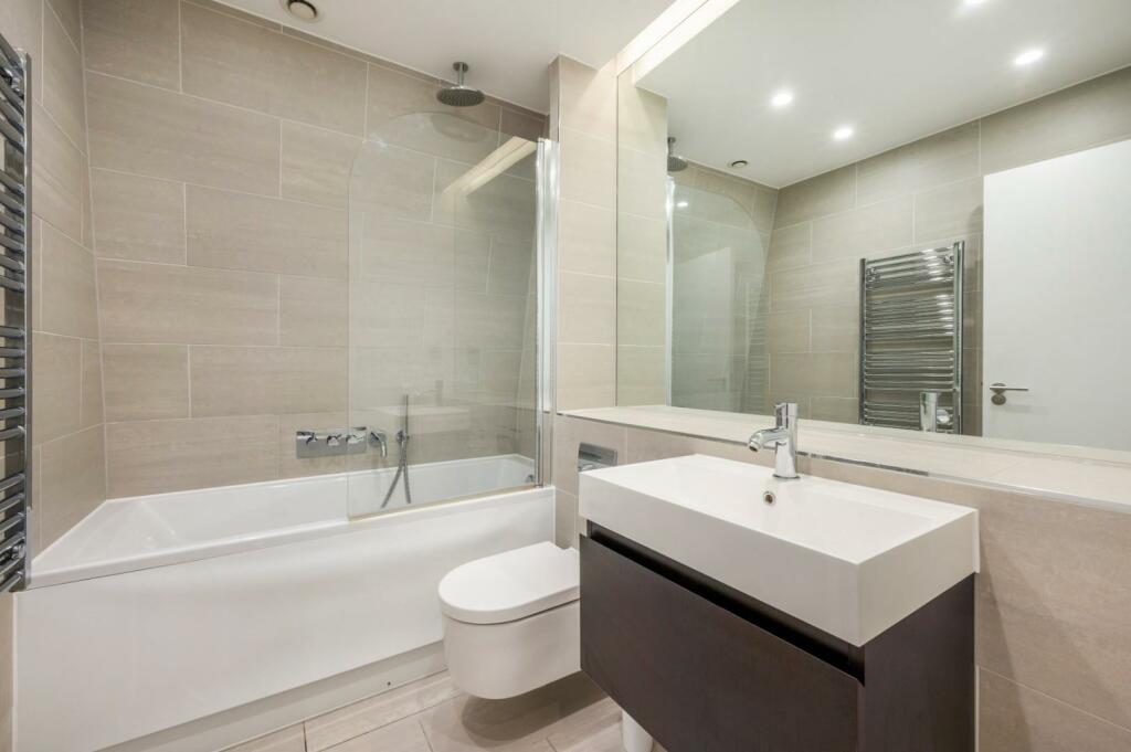 bathroom (1).jpg