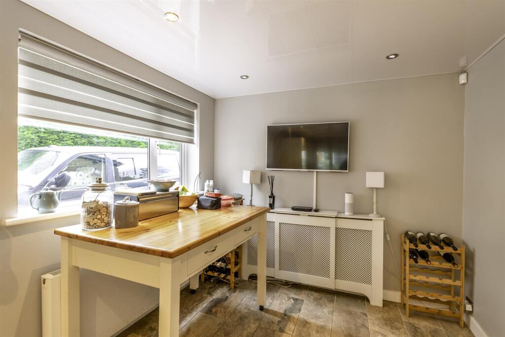 Dining area in kitchen