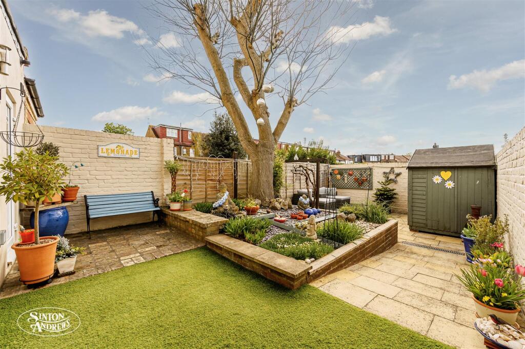 22 Woodstock Avenue-7.jpg