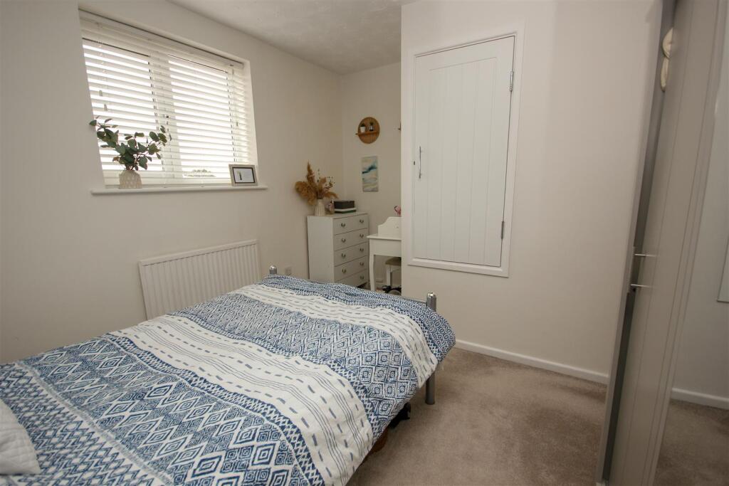 Guest Bedroom..jpg