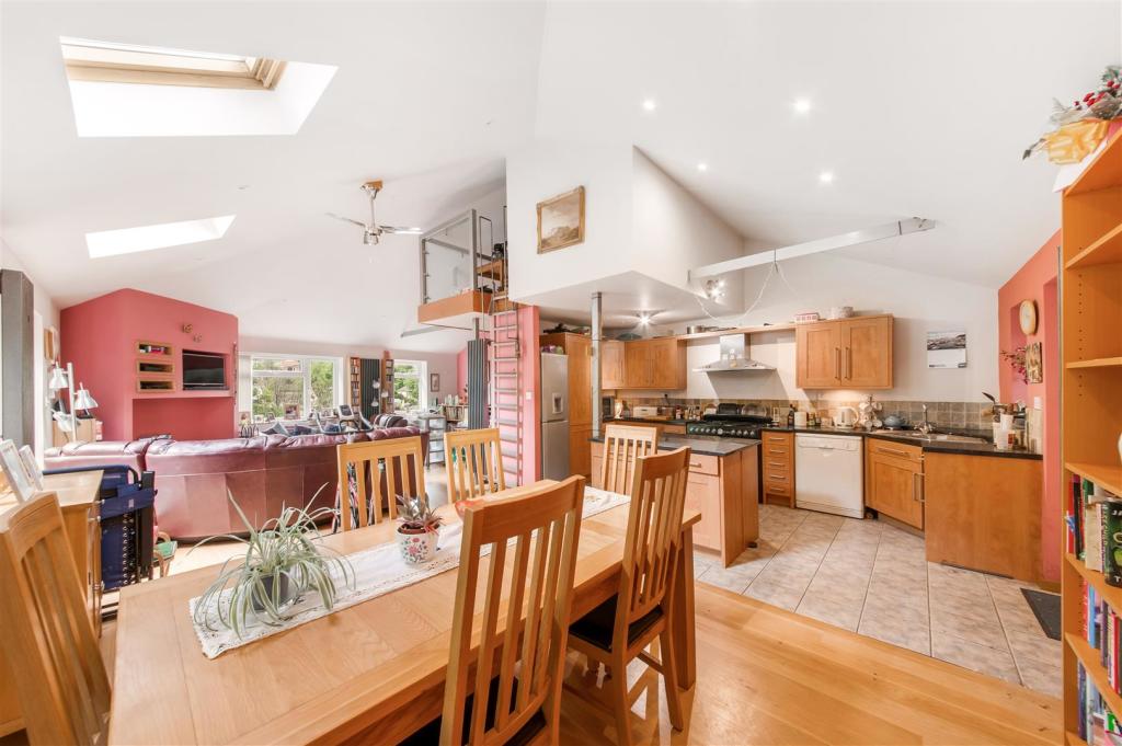 OPEN PLAN LIVING, DINING, KITCHEN