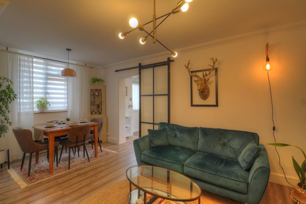 Lounge 2