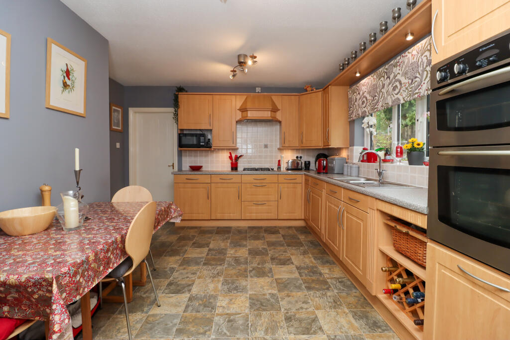 Breakfasting Kitchen