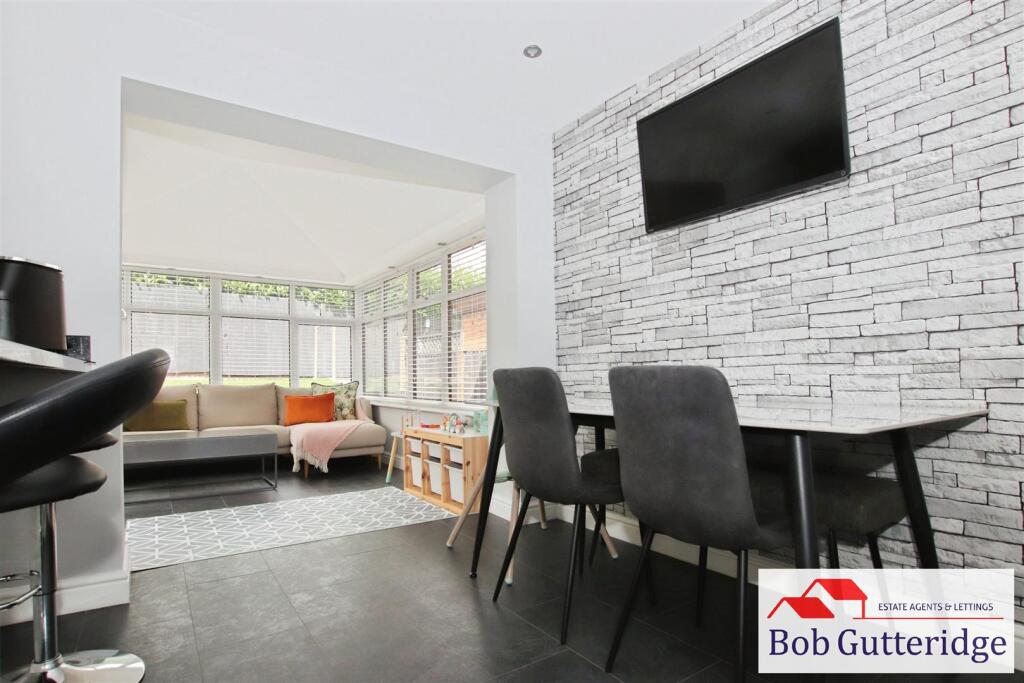 FITTED KITCHEN / DINING ROOM