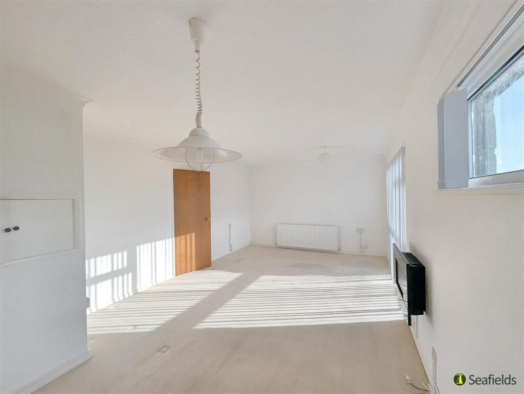 Sitting/Dining Room