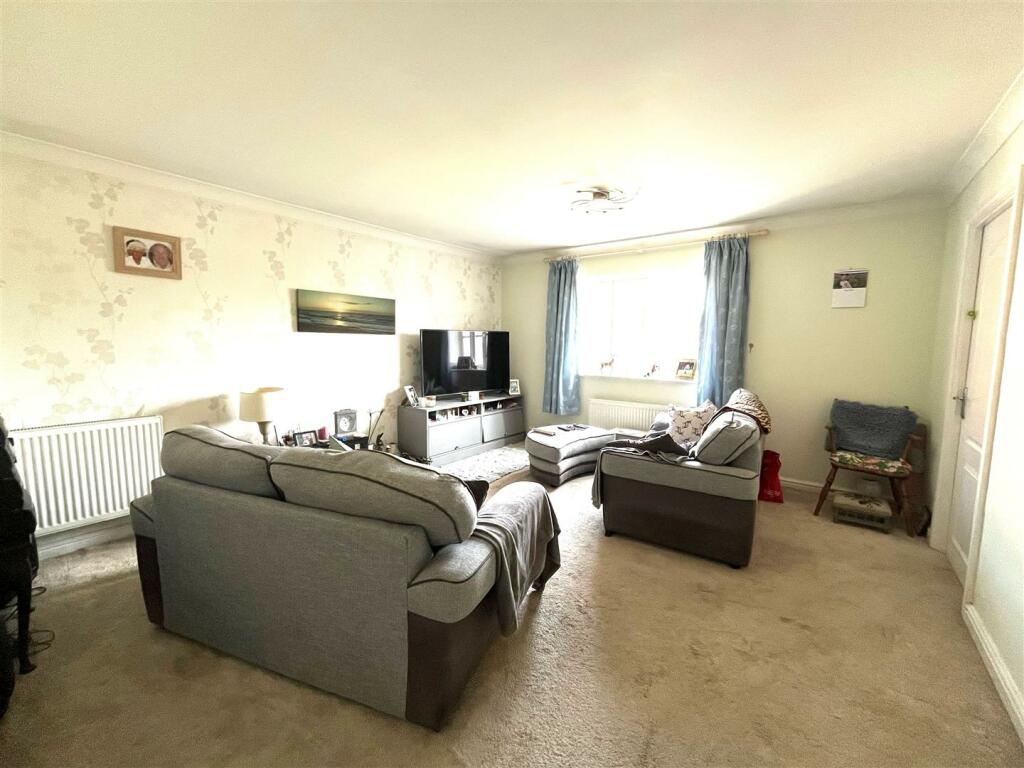 106 eaton drive (16).jpeg