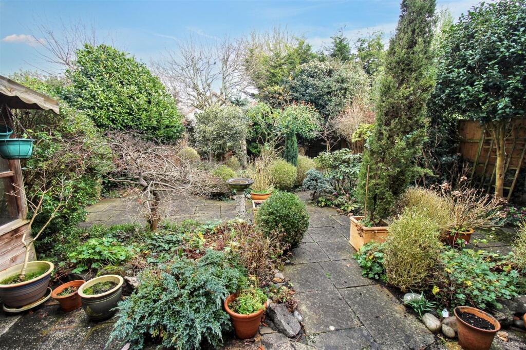 Rear Garden 1.jpg