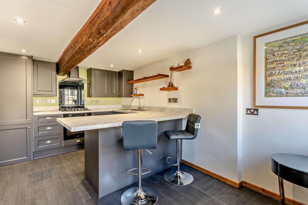 8638860-interior53-800.jpg