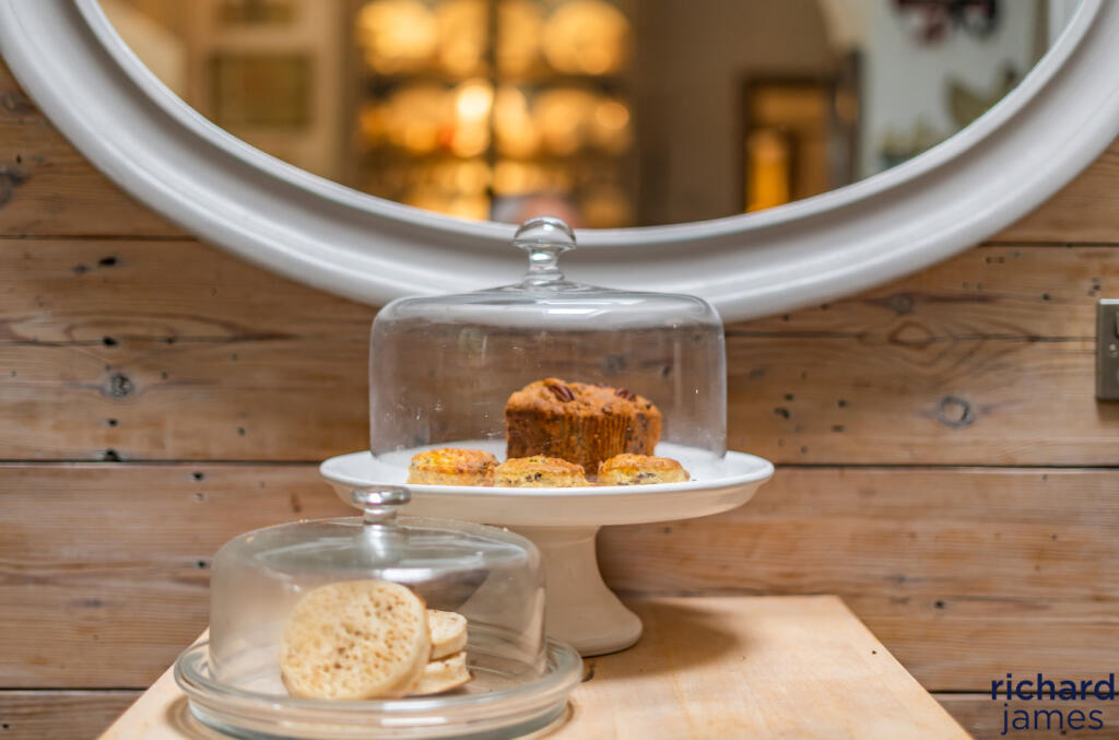 0156e8ac-9704-4c0...