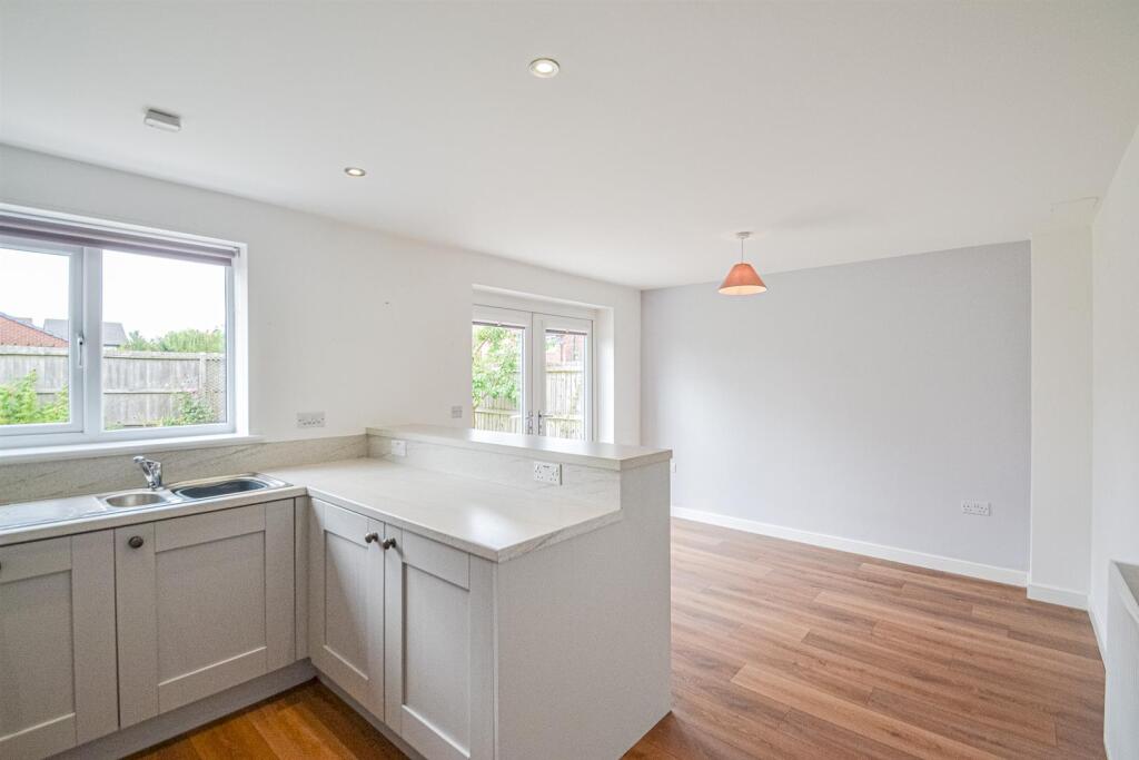 Kitchen &amp; Dining Area