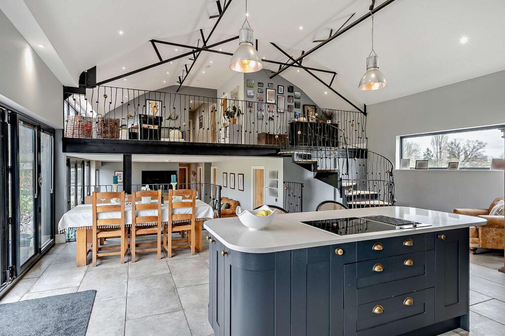 Kitchen/Dining Room