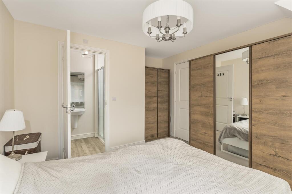 24 Bidwell Road, Banbury-21.jpg
