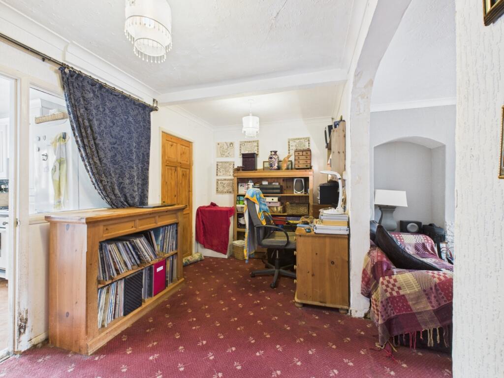 CAM02313G0-PR0093-STILL003