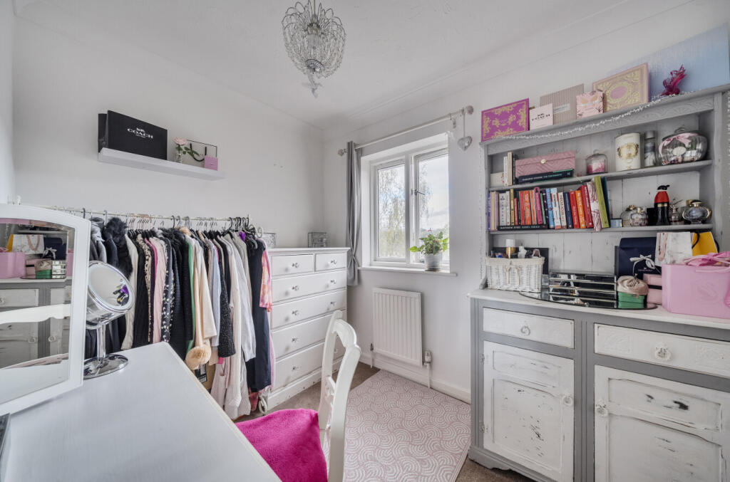 1348304-5-68b7290...