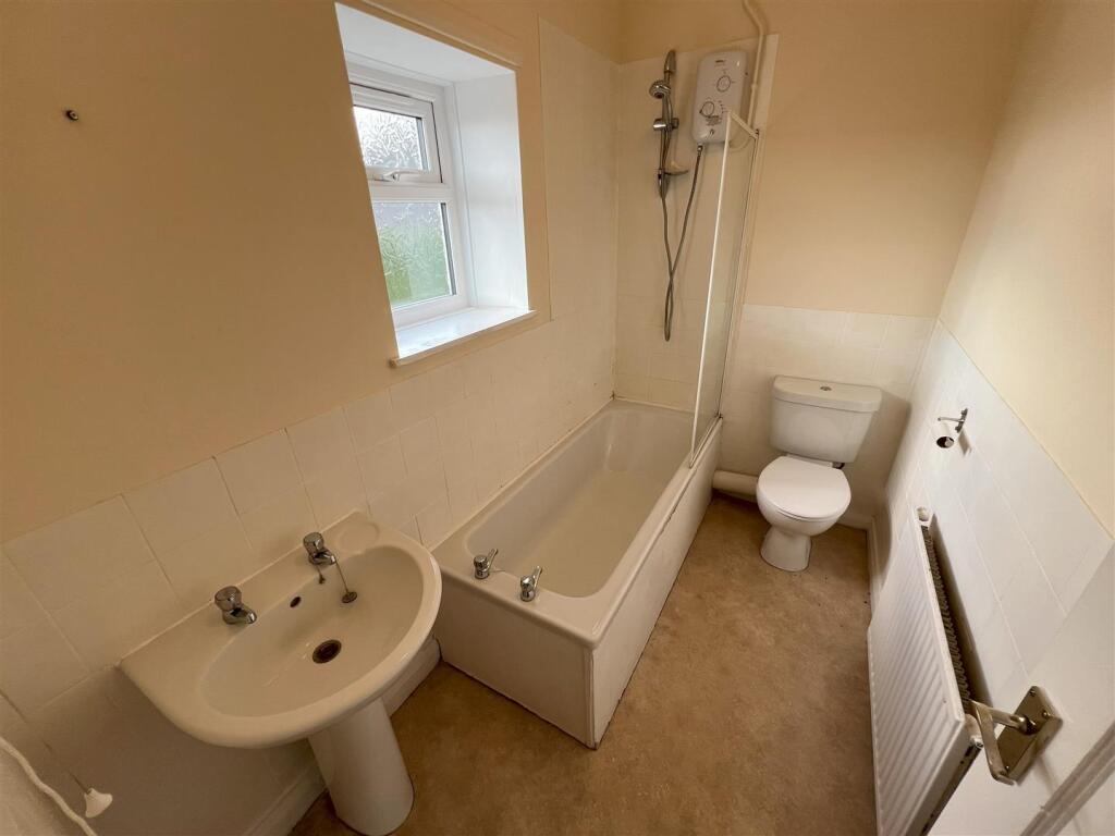 BATHROOM.jpeg