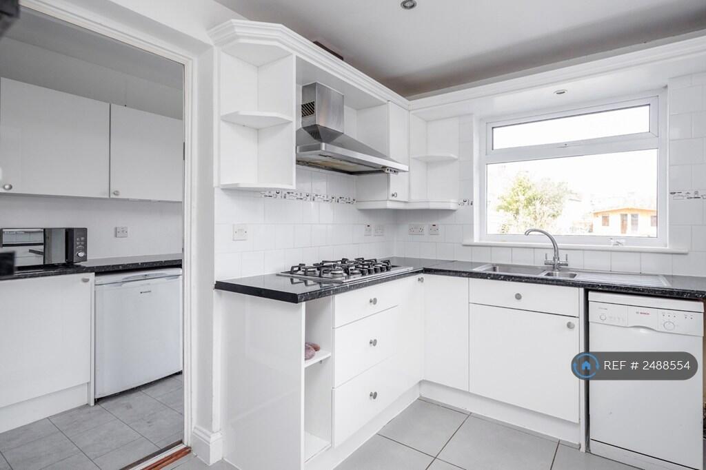 Main Kitchen 