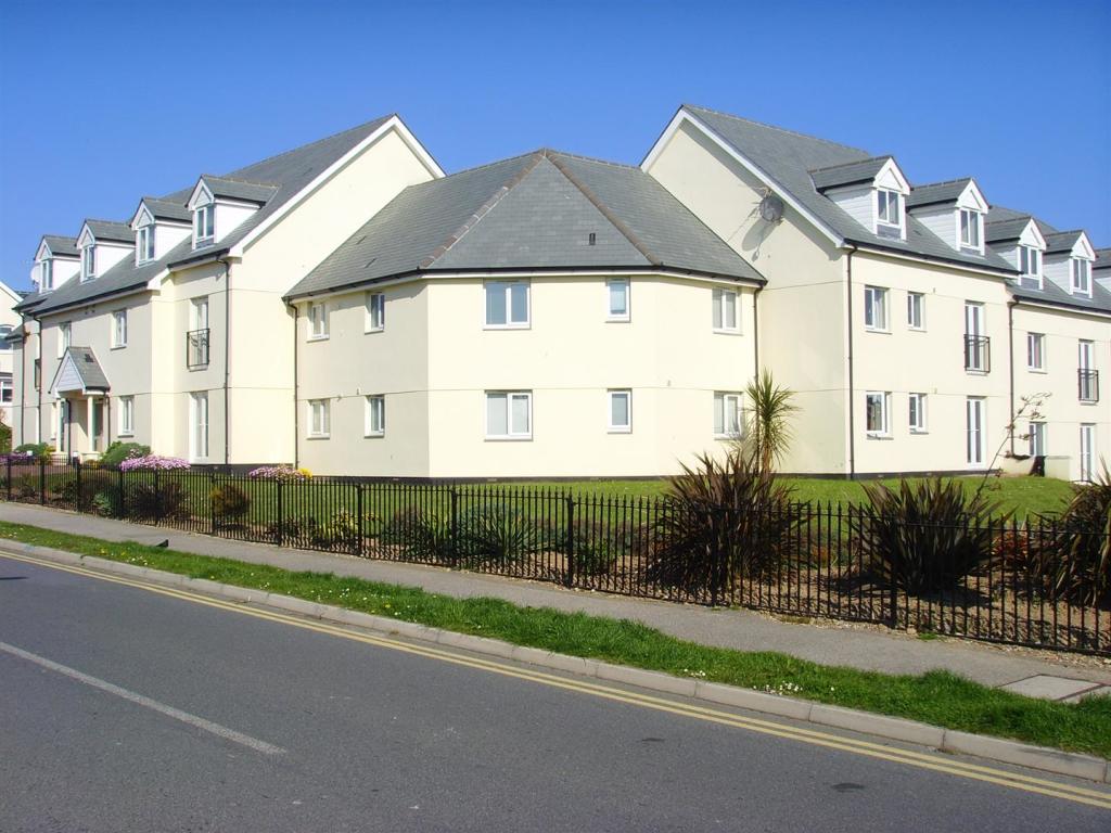 Pentire Heights