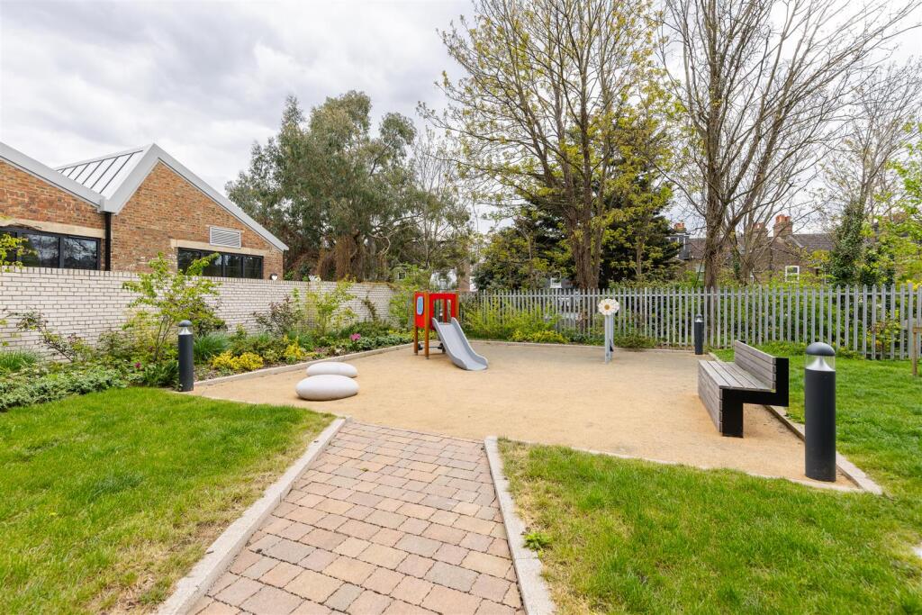 Sutherland Road, E17