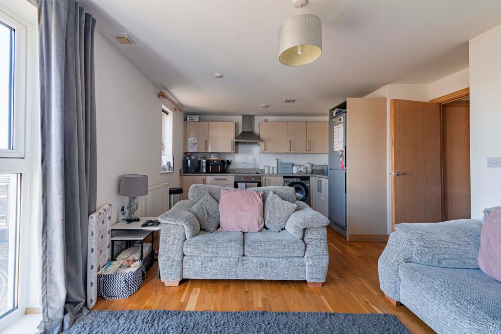 Living Room Kitchen (3)