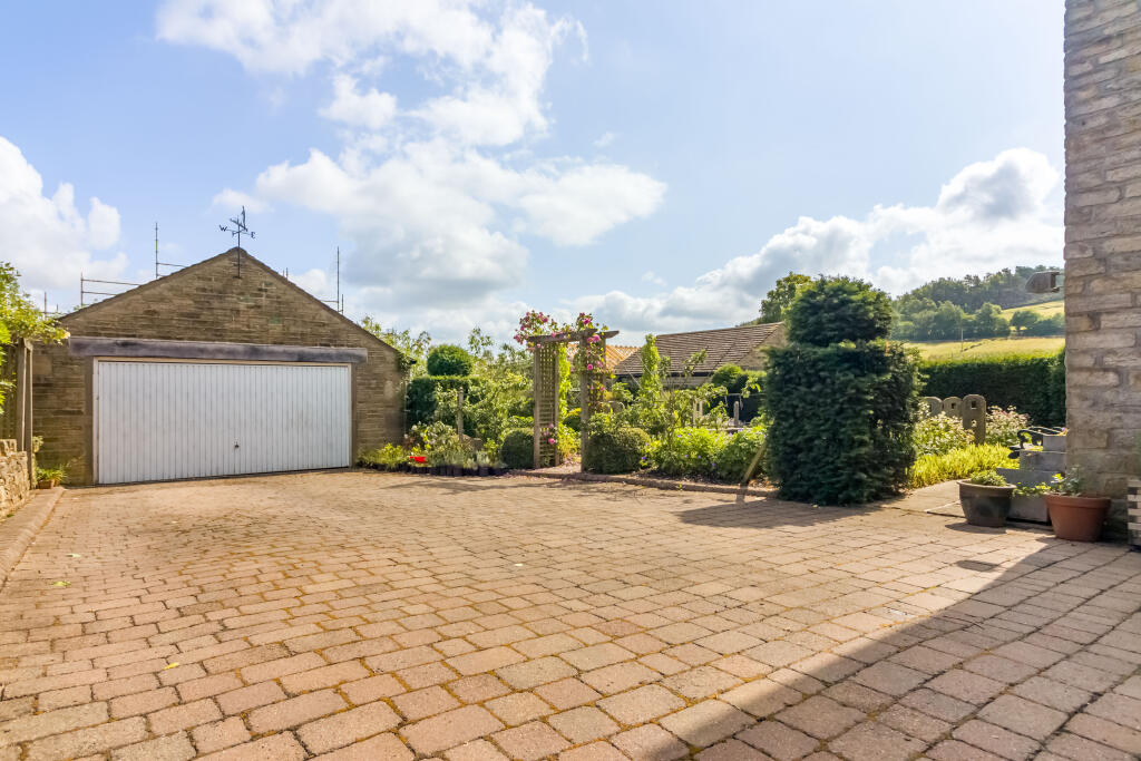 Detached Garage