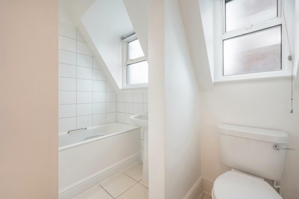 bathroom (2).jpg