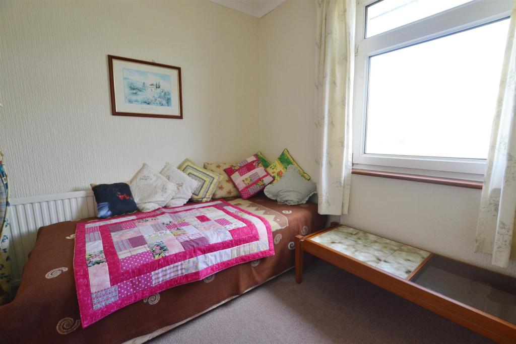 bed 3.JPG