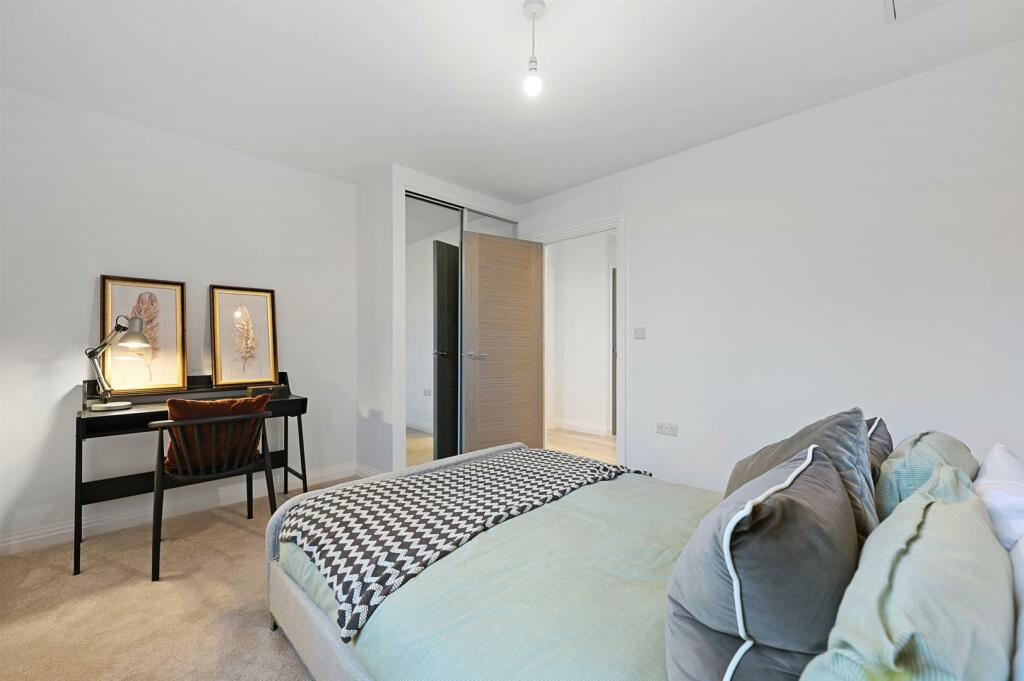 Bedroom (3).jpg