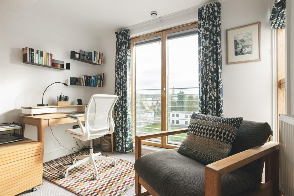 64846_21 Vittoria Walk Cheltenham- (14)_low.jpg