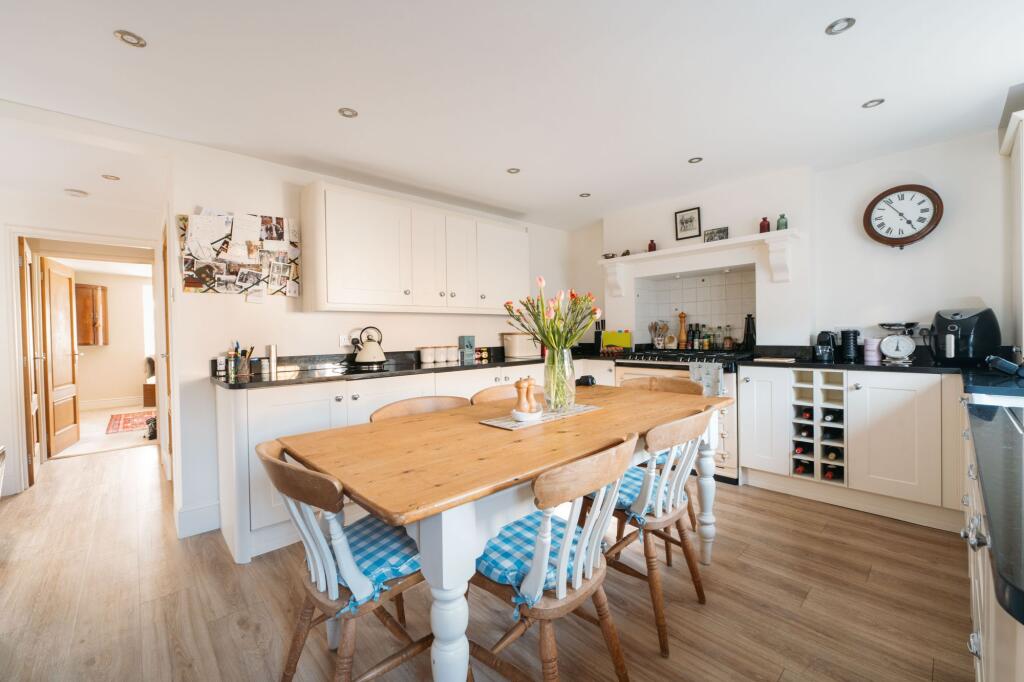 Kitchen / Breakfast Room